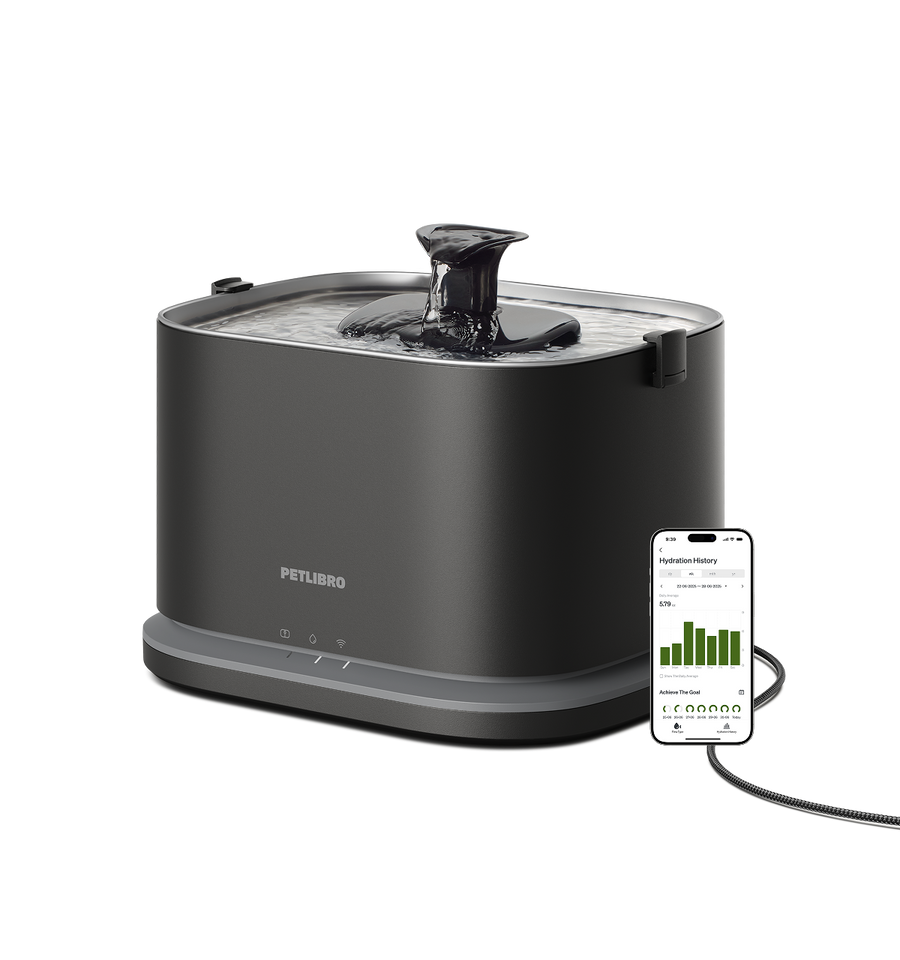 Petlibro PETLIBRO cat pet fountain with app screen; black water dispenser, not Petlibro Luma self cleaning litter box