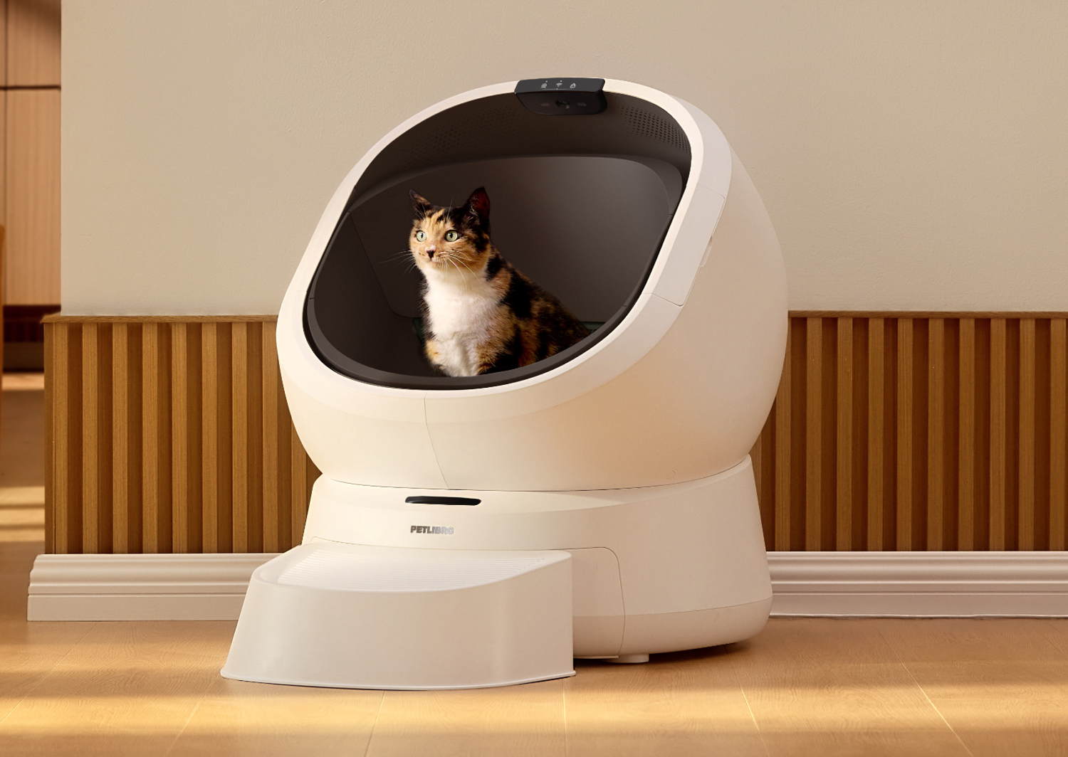 Petlibro Petlibro Luma odor control luma smart litter box, white automatic self cleaning cat litter box with cat inside, deodorizer